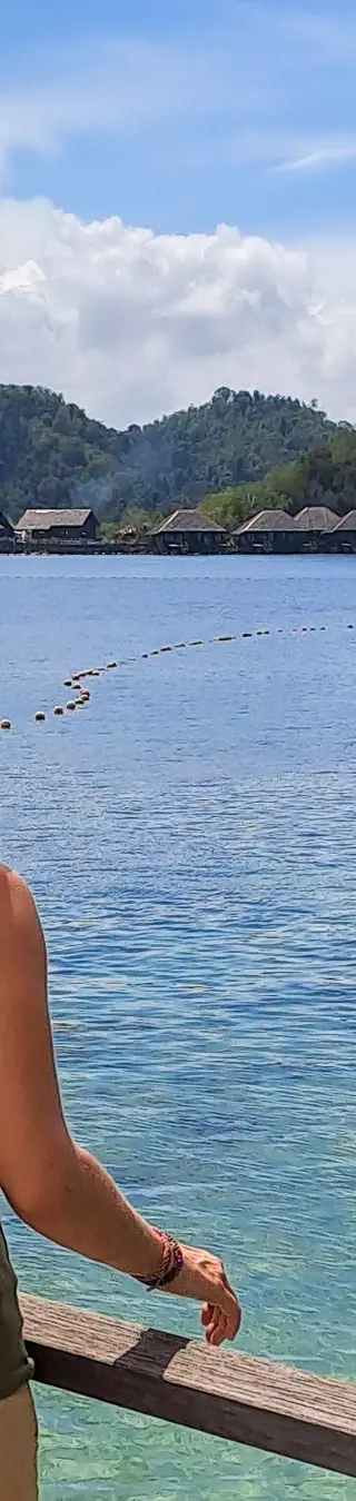 Larissa unterwegs auf Borneo